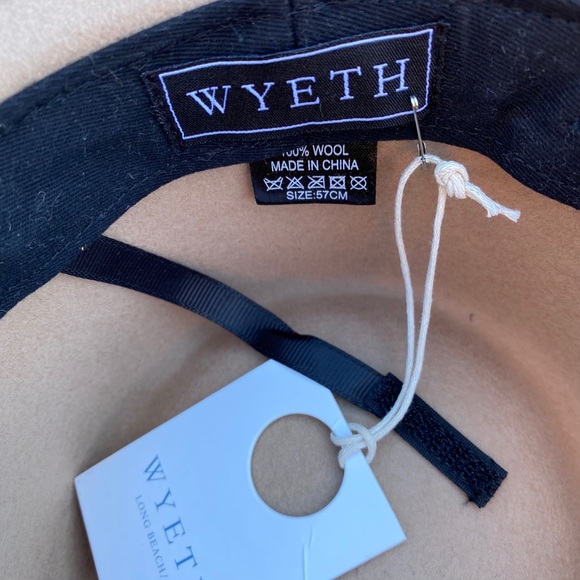 Wyeth Fedora hat incredible band
adjustable 
New - Picture 4 of 5